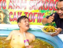 Bikin Heboh! Bobon Youtuber Kuliner, Berendam Santai dalam Semangkuk Kuah Soto