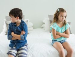 Ketika Si Kakak dan Si Adik Bersaing. Waspadalah, Itu Namanya Sibling Rivalry