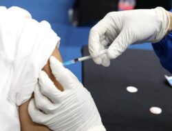 Anda Pernah Suntik Vaksinasi Covid-19, Jauhi Makanan dan Minuman Berikut!