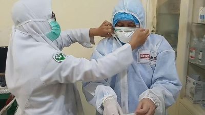 Nakes Wisma Atlet Pertama Gugur Karena Covid-19
