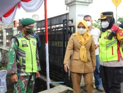 Polri Peduli Covid, Puluhan Personel Polisi Kawal Vaksinasi Massal di Kota Sukabumi