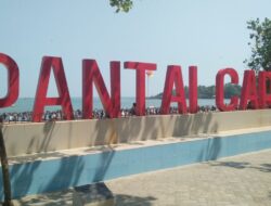 Pantai Carita yang Ramai dan Masyhur, di Masa Pandemi Tinggal Cerita