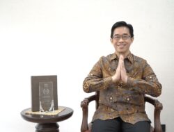 Berjasa Kembangkan Keilmuan dan Praktik Bidang GRC di Indonesia, Direktur Utama PLN Raih Anugerah Lifetime Achievement