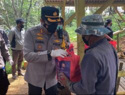 Bantu Warga TPA Sampah Terdampak Pandemi, Polres Sukabumi Kota Bagikan Sembako