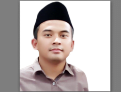 Wibawa Seorang Guru: Ia adalah Manusia Hebat