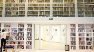 5 Perpustakaan di Jakarta Ini Keren dan Nyaman. Bikin Betah Baca Buku