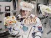 Astronot Makan Apa Saja di Luar Angkasa?