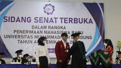 UM Bandung Kukuhkan Mahasiswa Baru