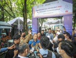 Wali Kota Bandung Resmikan Zona Kuliner Halal di Taman Valkenet