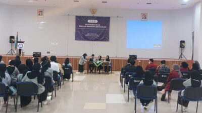 Membangun Supporting System Mahasiswa Dengan Berorganisasi