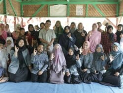 Mahasiswa UM Bandung Bantu Atasi Penguraian Sampah dengan Kompos Magotnesia