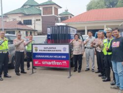 Dukung Aman Berkendara, Smartfren dan Kepolisian Pasang Pembatas Jalan di Bogor dan Bekasi
