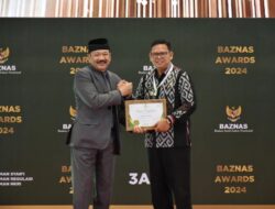 Pj Wali Kota Sukabumi Raih Penghargaan Kepala Daerah Pendukung Zakat Terbaik Nasional