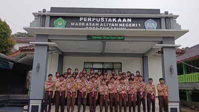 Bagi-Bagi Takjil di Bulan Puasa, Pelajar Madrasah Sukabumi Gencarkan Rantang Pramuka