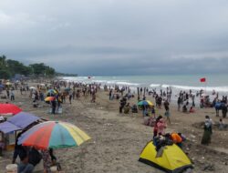 Libur Lebaran, Puluhan Ribu Wisatawan Kunjungi Pantai Selatan Sukabumi