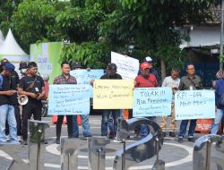 Gelar Aksi Unjukrasa di DPRD, Jurnalis Sukabumi Tolak Revisi UU Penyiaran