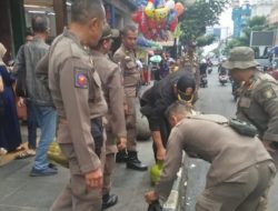 Sebabkan Kemacetan, Satpol PP Kota Sukabumi Tertibkan PKL di Jalan Ahmad Yani