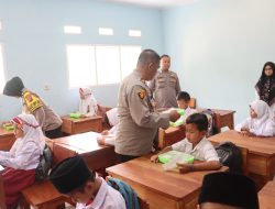 Dukung Aktivitas Belajar di Sekolah, Polres Sukabumi Kota Bagikan Puluhan Paket Makan Bergizi