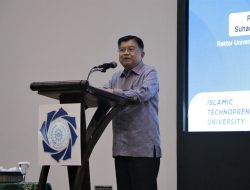 Jusuf Kalla Berikan Kuliah Inspiratif di UM Bandung