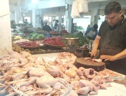 Harga Daging Ayam dan Cabai Merah di Pasar Tradisional Kota Sukabumi Naik Jelang Idul Adha
