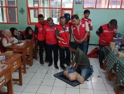 Relawan SIBAT PMI Kecamatan di Kota Sukabumi Dibekali Pelatihan Pertolongan Pertama