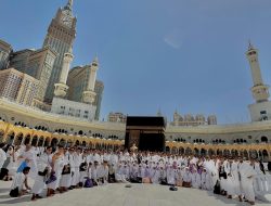Wujud Apresiasi, Alfamart Kembali Berangkatkan 92 Karyawan Terbaiknya ke Tanah Suci Makkah