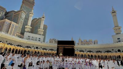 Wujud Apresiasi, Alfamart Kembali Berangkatkan 92 Karyawan Terbaiknya ke Tanah Suci Makkah