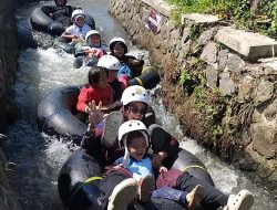 Serunya Main Arung Jeram Pontang Panting di Kampung Wisata Edukasi Kadulawang Sukabumi