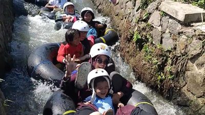 Serunya Main Arung Jeram Pontang Panting di Kampung Wisata Edukasi Kadulawang Sukabumi