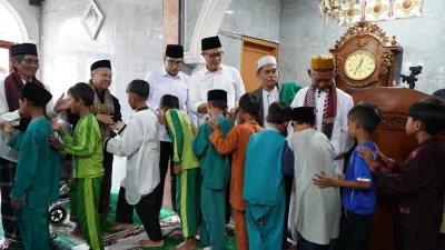 Jumling di Masjid Nurul Amal, Wali Kota Sukabumi Ajak Warga Bersinergi Bangun Kota