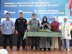 Himprofar UM Bandung Gaungkan Masa Depan Cerah Kefarmasian di Usia ke-8