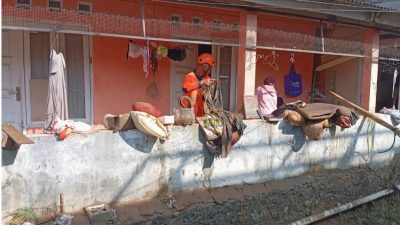Penyintas Banjir Limpasan di Sukabumi Butuh Bantuan, Mulai Beras Hingga Pakaian Dalam