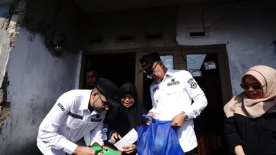 Gencarkan Program Berbagi, Puluhan Warga di Sukabumi Peroleh Bantuan Sosial