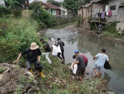 Kota Sukabumi Massifkan Aksi Bersih Sampah di Sekitar Aliran Sungai