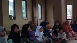 Semangat Puluhan Anak Yatim Belajar Agama di Kampung Cidadap Sukabumi, Meski Minim Perhatian