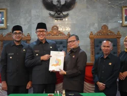 APBD Sukabumi 2026 Disahkan, Wali Kota Ayep Zaki Soroti Pemotongan Anggaran Hingga 24 Persen dan Tegaskan Dukungan untuk P2RW
