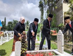 Di Momen Hari Pahlawan, Ketua DPRD Kota Sukabumi Jadi Inspektur Upacara Ziarah Makam di TMP Suryakencana