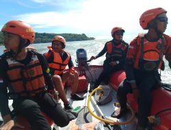 Tim SAR Gabungan Cari Dua Orang Pemancing yang Tenggelam di Pantai Cikeueus Sukabumi