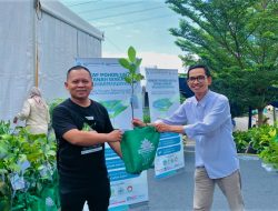 Hanya Scan Barcode, Pengunjung Acar Milad Muhamamdiyah di UM Bandung Bisa Bawa Pulang Bibit Pohon Buah Gratis