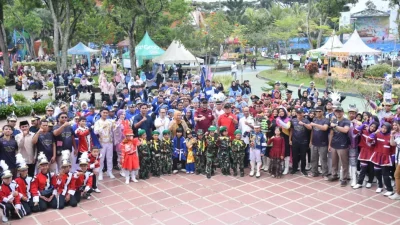 Semarak, Gelaran Sukabumi Drumband Competition di Santasea Waterpark