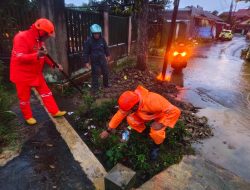 Diguyur Hujan Deras, Belasan Titik di Sukabumi Dilanda Banjir Limpasan, Longsor dan Pohon Tumbang