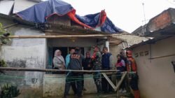 Dua Titik Kota Sukabumi Dilanda Cuaca Ekstrem, BPBD : Satu Rumah Rusak dan TPT Ambruk