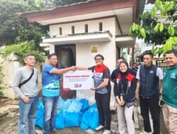 Pertamina Patra Niaga Regional JBB Salurkan Bantuan Untuk Warga Terdampak Banjir di Kelurahan Cawang