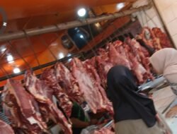 Harga Daging Sapi dan Ayam di Pasar Tradisional Sukabumi Turun pada Hari Pertama Puasa
