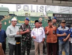 Berkah Ramadan, Persatuan Keluarga Daerah Pariaman Sukabumi dan Subdenpom Bagikan 1.500 Takjil Nasi Kotak di Jalan Sudirman