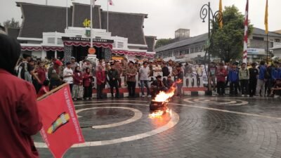 AMM Demo Balai Kota Sukabumi, Protes Larangan Salat Id Warga Muhammadiyah di Lapang Merdeka
