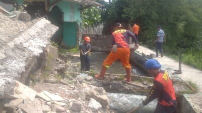 TPT Ambruk di Lembursitu Sukabumi, Satu Rumah Rusak dan Saluran Irigasi Tersumbat