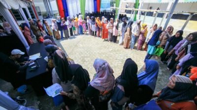 Pertamina Salurkan 2.000 Paket Sembako Melalui Pasar Murah di Balongan