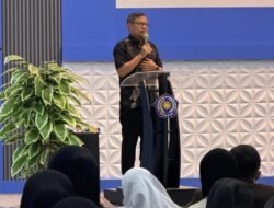 Di Seminar Himaksi UMMI, Ketua DPRD Sukabumi Tekankan Investasi Syariah untuk Hadapi Ketidakpastian Global