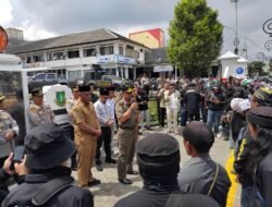 Di Depan Ratusan Pendemo, Satpol PP Sukabumi Komitmen Tegakkan Perda Miras Nol Persen